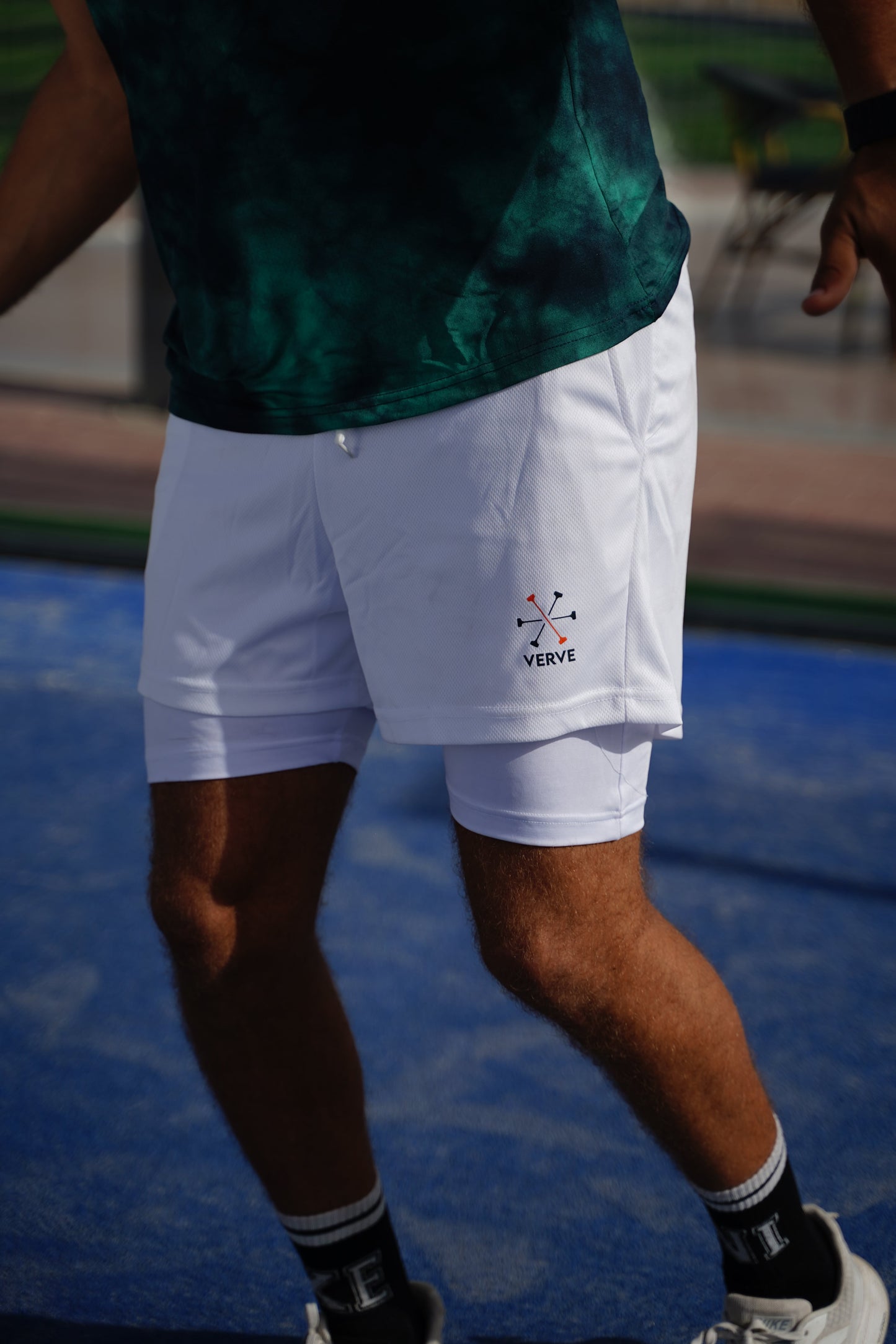 WHITE SURGE SHORT